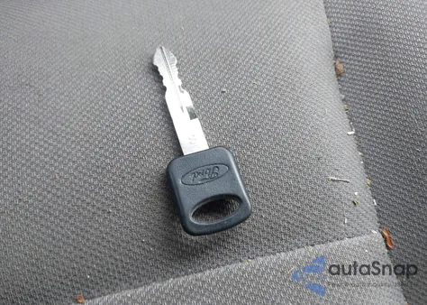 2010 Ford E-150 Commercial/Recreational из США, поврежденный, VIN 1FTNE1EW0ADA90738